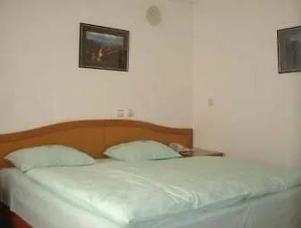 Hotel Omega Ambasador 3*
